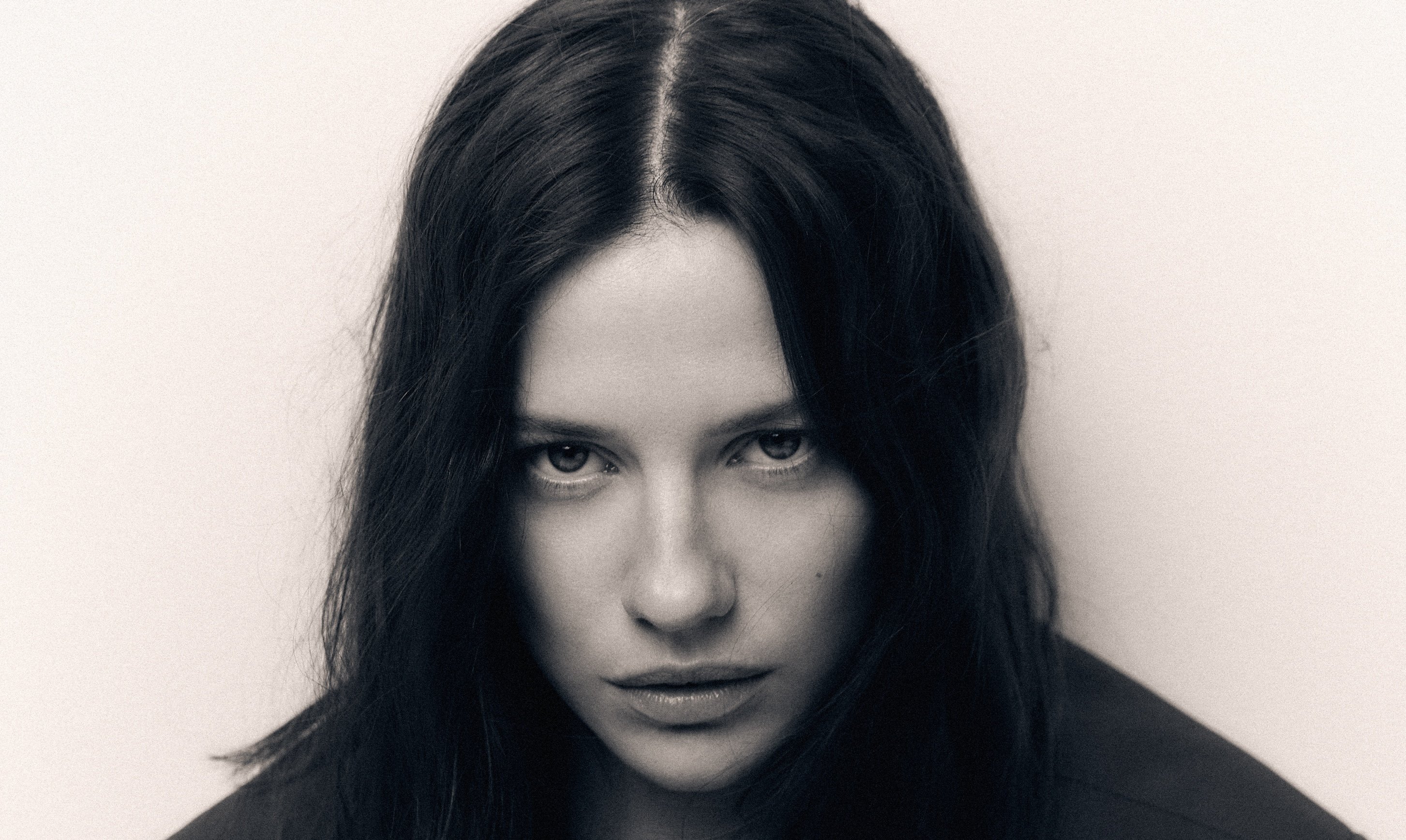 Lily Sullivan – SOULM8TE